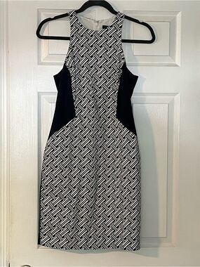 NWT Banana Republic Navy and White Geometric Sheath Dress